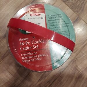 Wilton 17 Piece Cookie Cutter Set Christmas Shapes Metal Missing one only 17